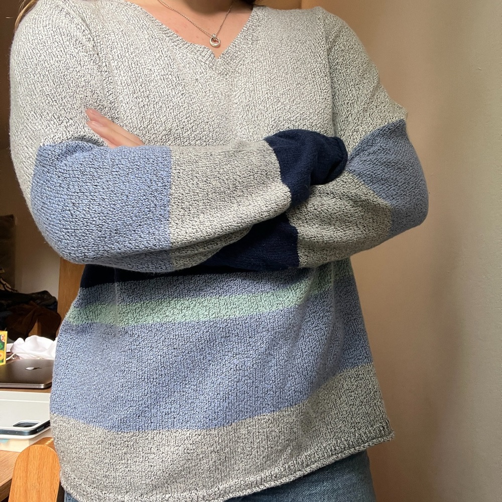 LIKE NEW J-JILL SWEATER